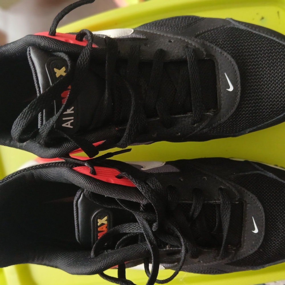 Nike Air Max Black and Red Sneakers
